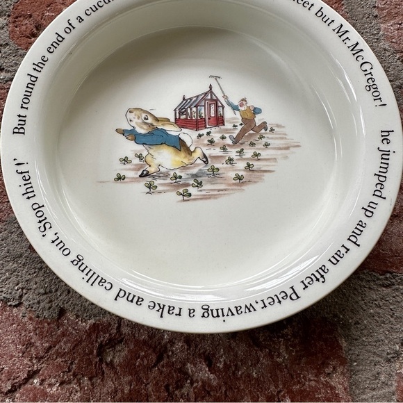 WEDGWOOD of ETRURIA & BARLASTON PETER RABBIT BOWL, Made In England, collectible - Picture 4 of 11